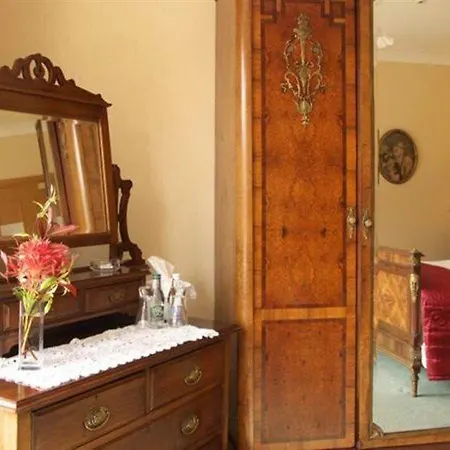 Seaview House Отель