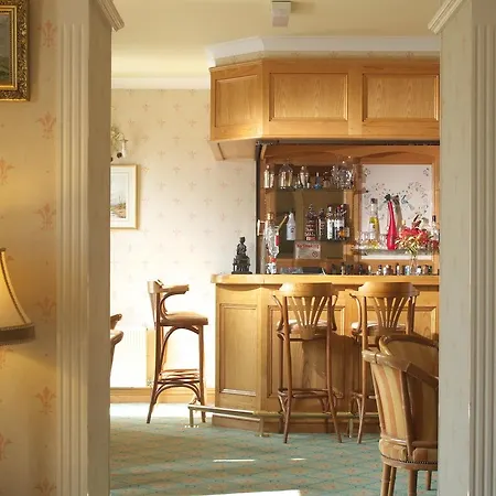 Seaview House Hotel