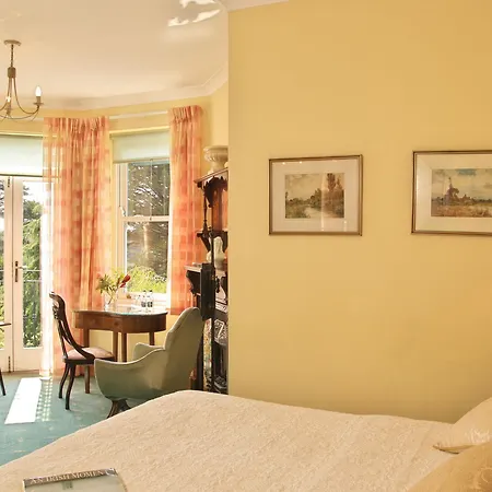 Seaview House 4*