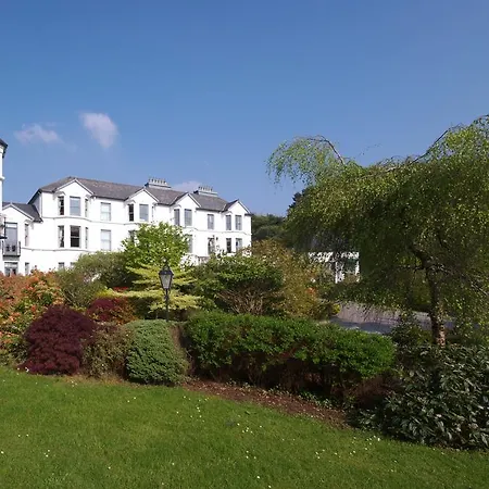 Seaview House 4*